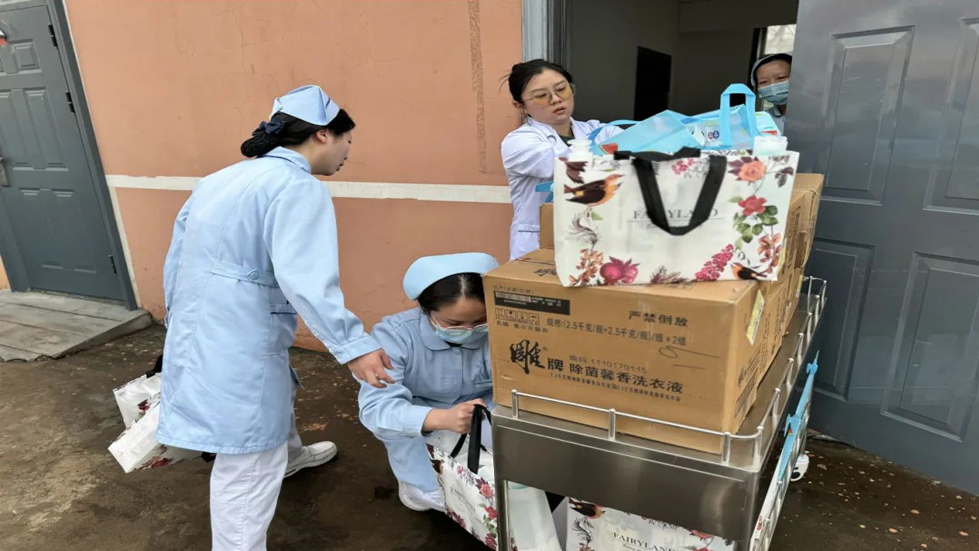 愛在三月天，情暖女職工——太原市第七人民醫(yī)院為全體女職工發(fā)放婦女節(jié)福利